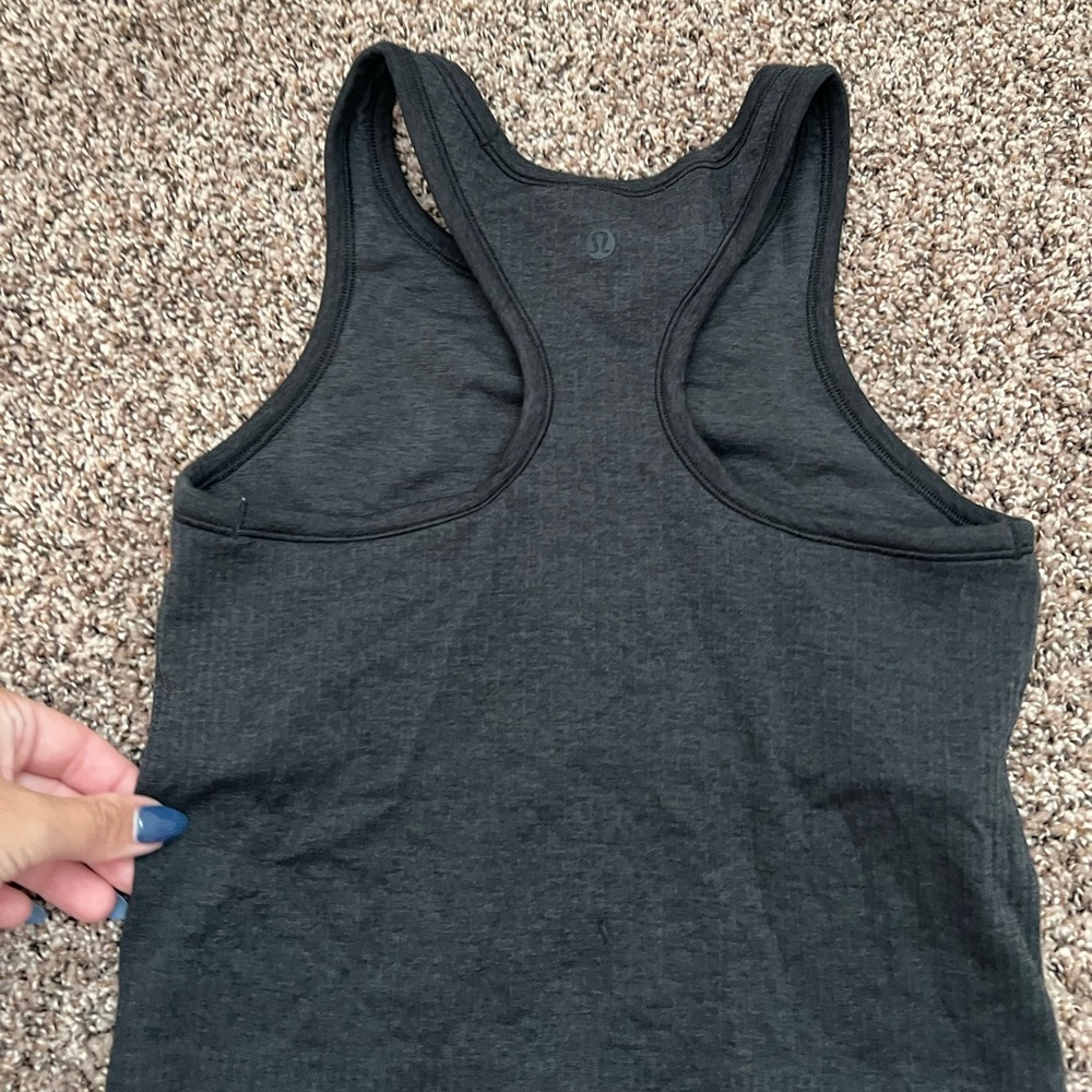 Lululemon Tank Size 6 - Picture 5 of 6